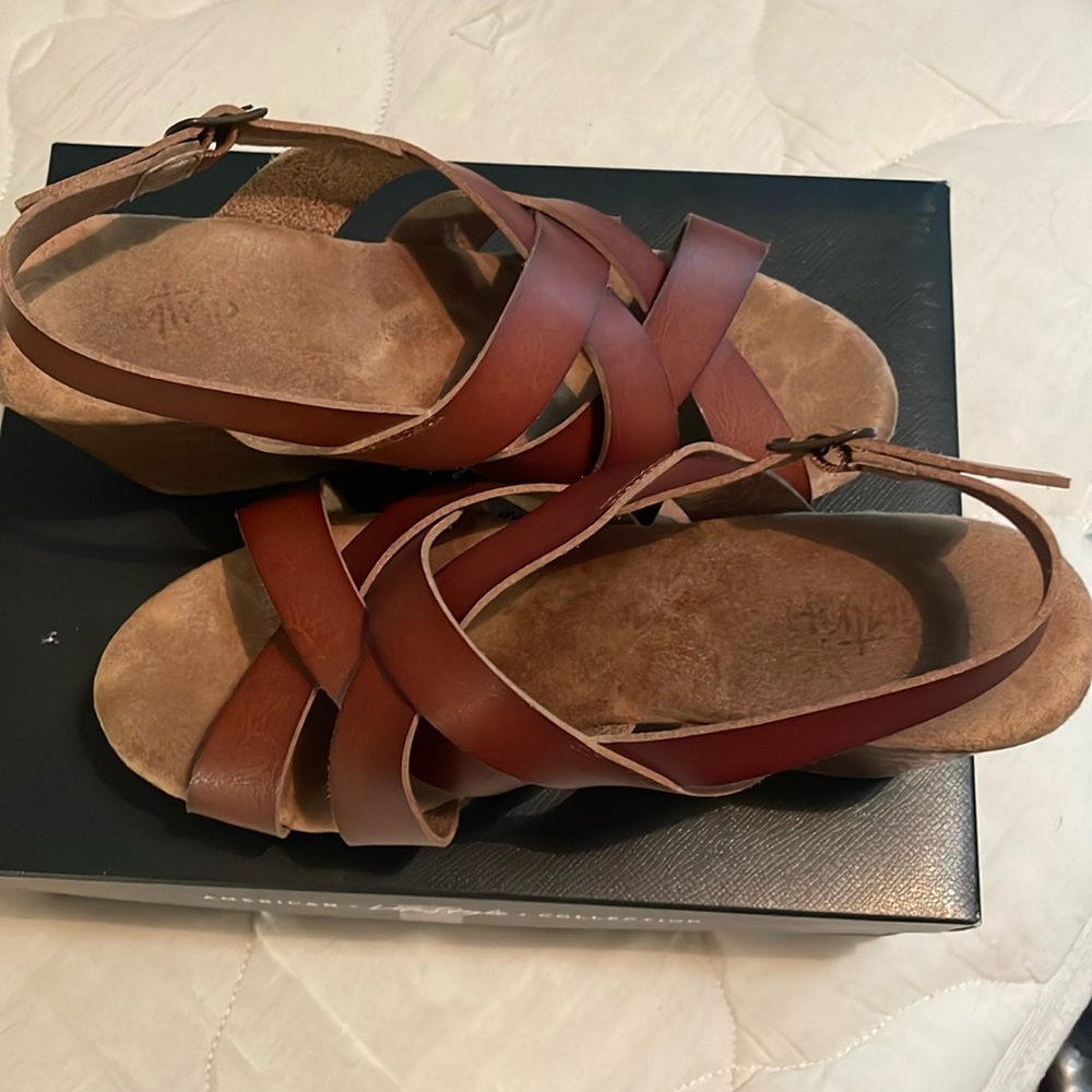 Strappy wedge
